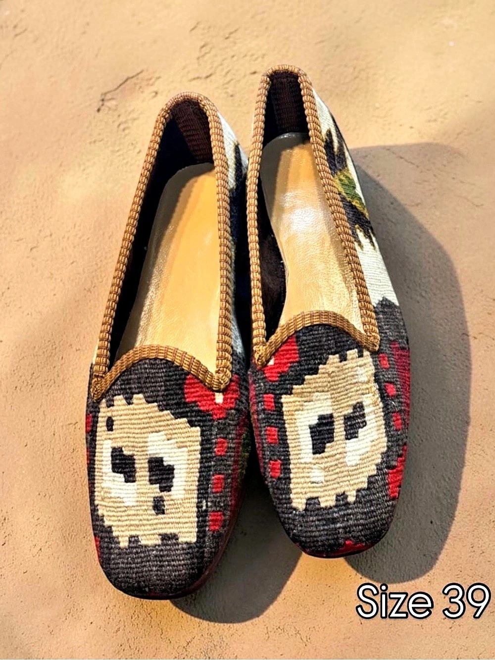 Women's Kilim Embroidered Flats in brown & red unique pattern design. EU 39